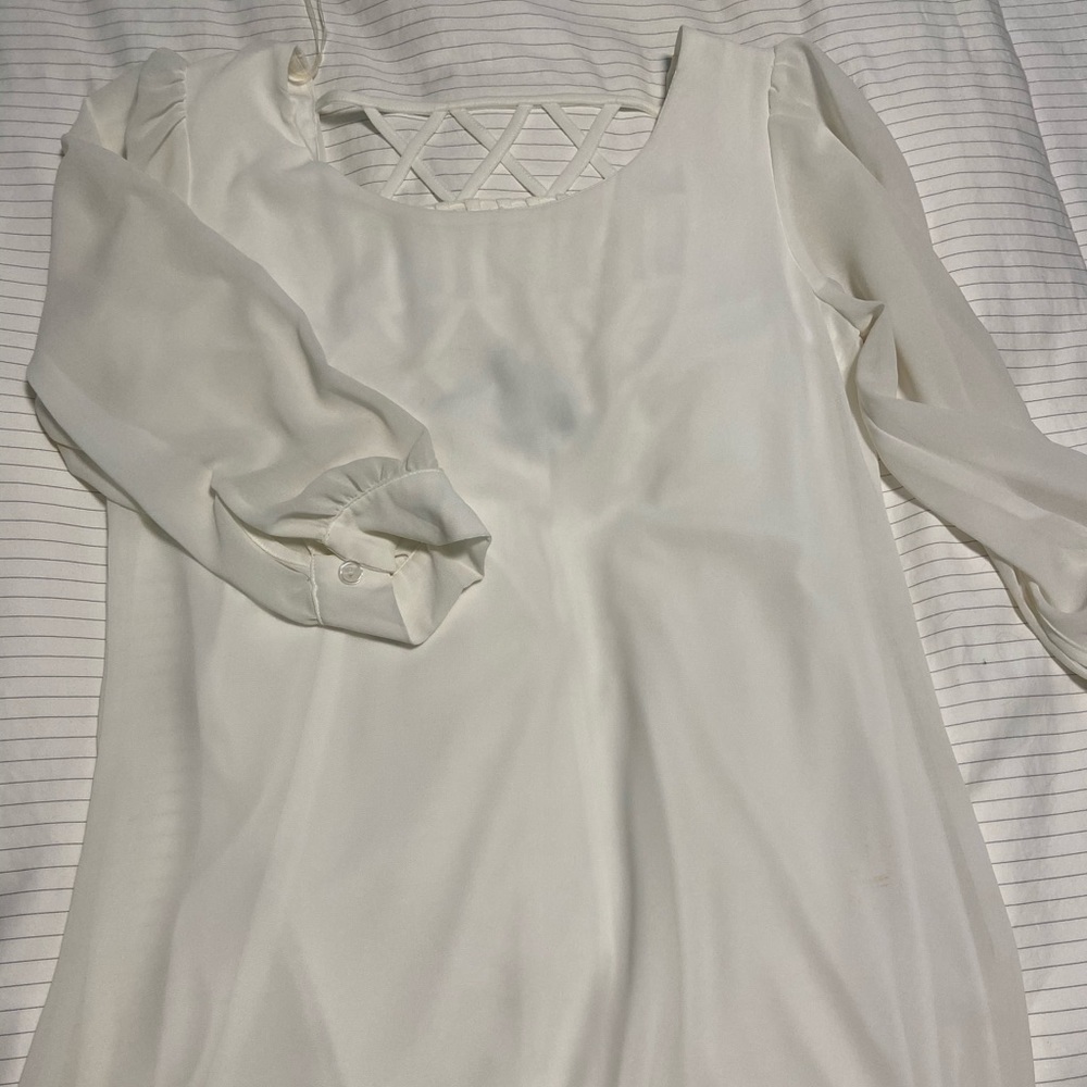 💙3 for $25 💙 ▫️Long sleeve White Shift Dress ▫️